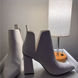 Journee Collection Elegant White Ankle Boots